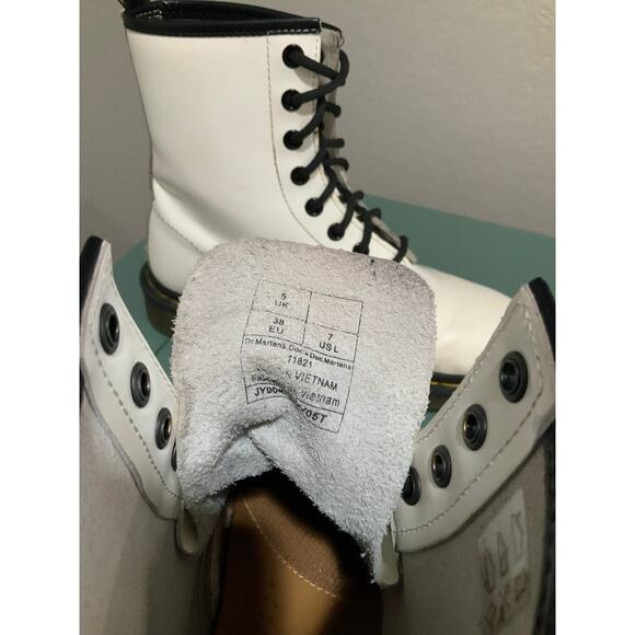 Dr. Martens combat Women's White and Black Boots - Picture 5 of 7